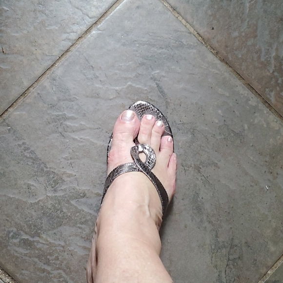 Shoes - Picture 5 of 6